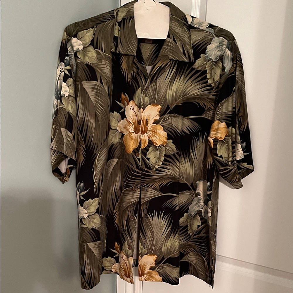 Tommy Bahama 100% silk Tropical print guayabera shirt